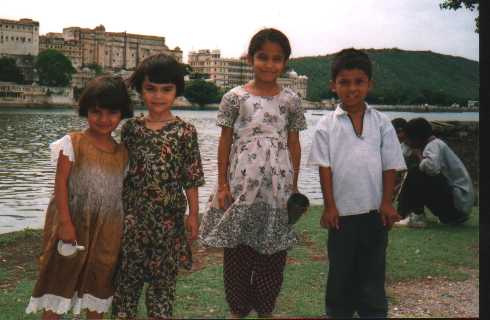 kinderen2.jpg (20493 bytes)