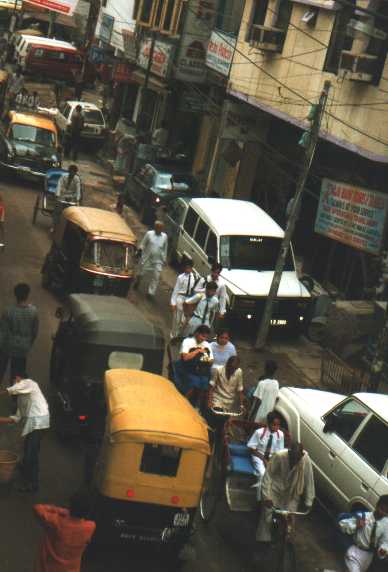 straatbeeld2.jpg (26875 bytes)