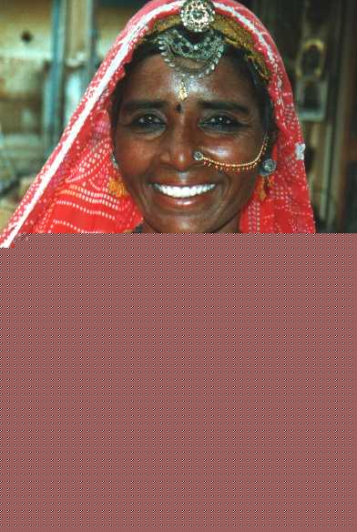 vrouw_ketting.jpg (33236 bytes)