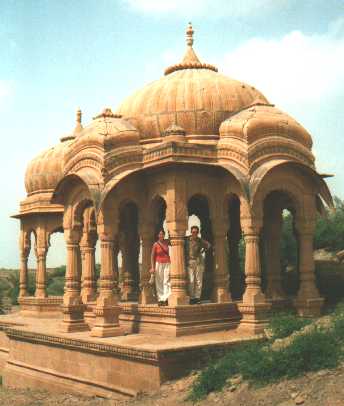 woestijntempel.jpg (17669 bytes)