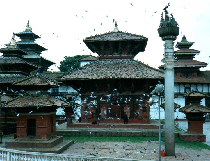 durbarsquare_kathmandu.jpg (50495 bytes)