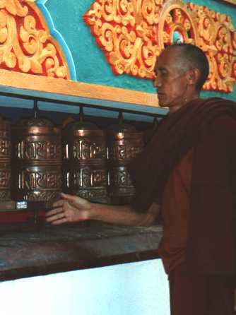 gebedsmolentjes_met_man.jpg (16246 bytes)