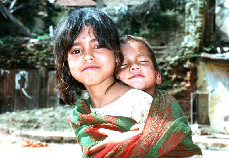 meisje_met_broer.jpg (55105 bytes)